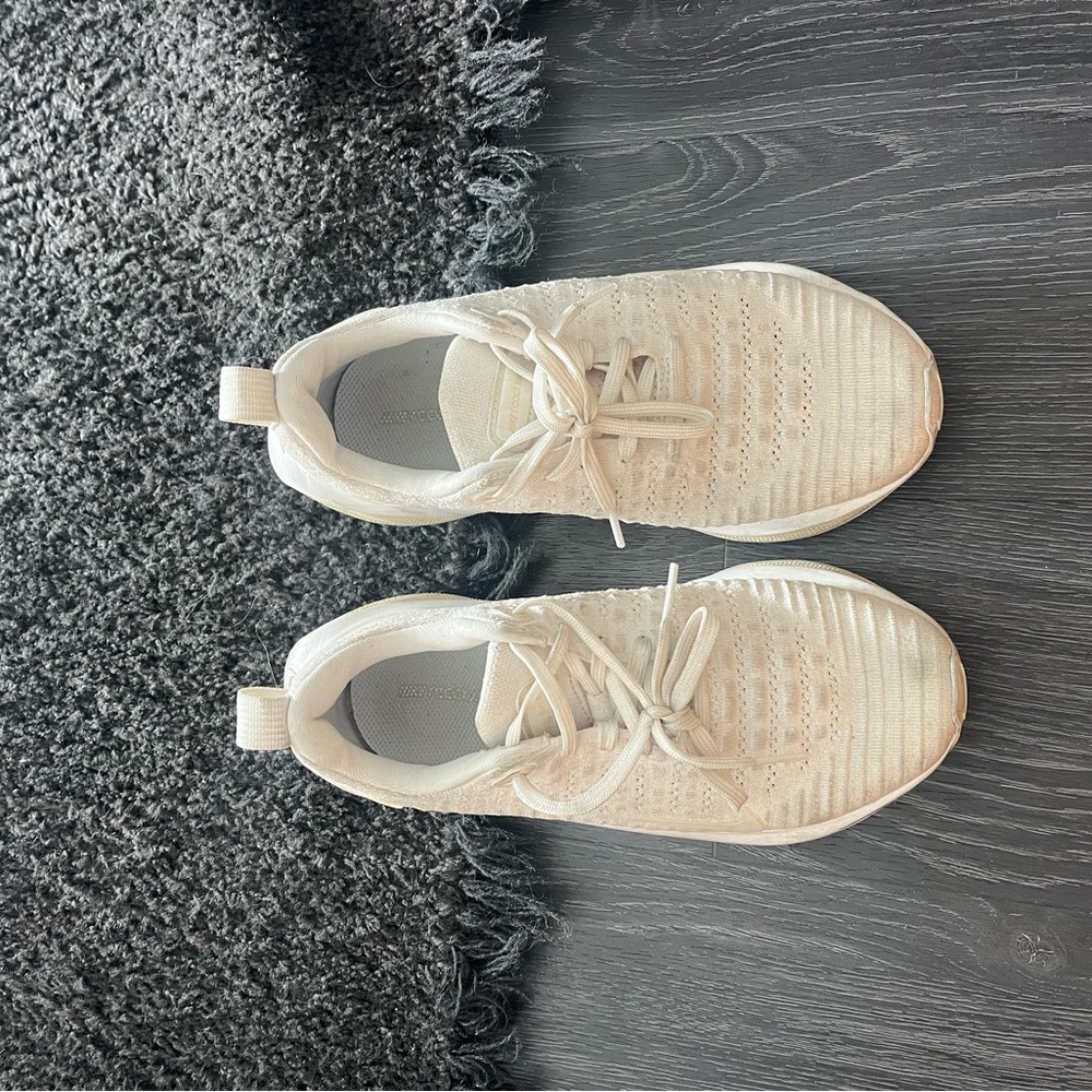 Nike woman’s infinity run 4
